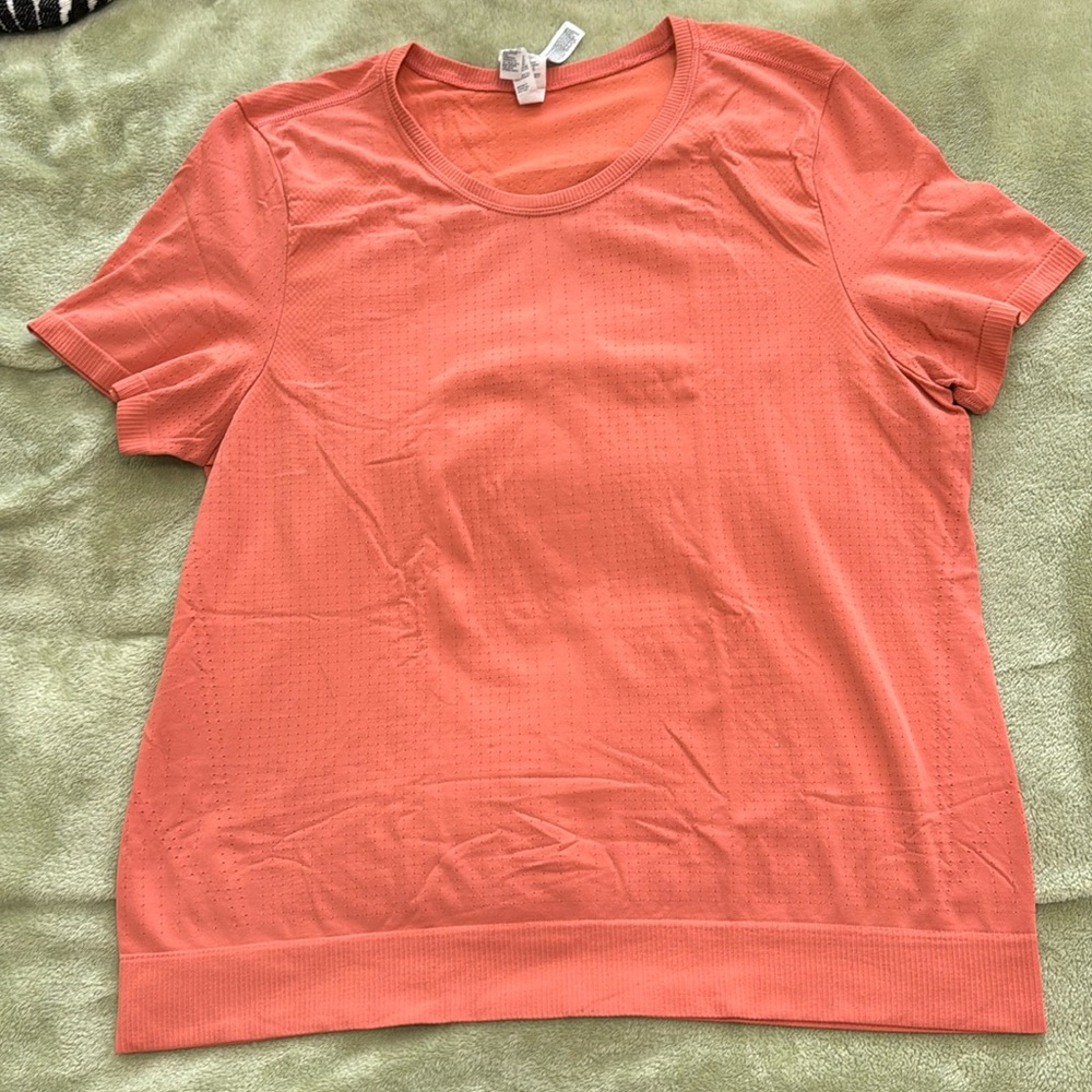 Athleta in motion tee
